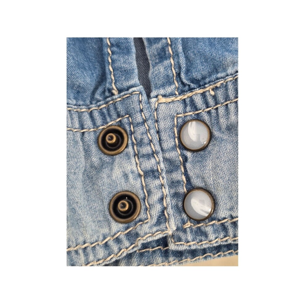 Maurices Chambray Denim Pearl Snap Front Western Shirt Top Rodeo Grunge Size M - Picture 4 of 6